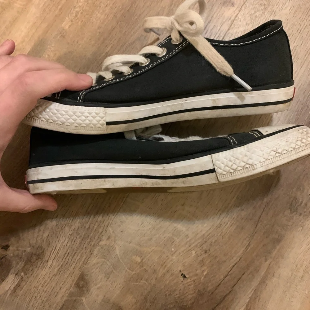 Levi’s Black & White Sneakers Size 6 - Picture 4 of 8